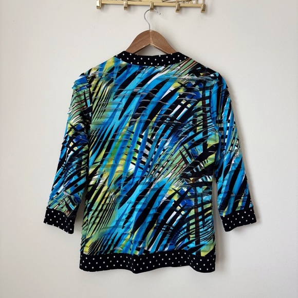 Frank Lyman Cardigan Top 6 Button Front Cut Out - Picture 4 of 7